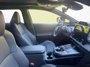 https://vehicle.imgix.net/4370593/88913017-e4a1-4fad-9e34-a8a348efc176.jpg