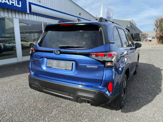 Subaru Forester Station 2.0i e-Boxer Swiss Plus