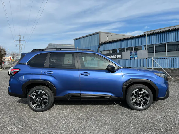 Subaru Forester Station 2.0i e-Boxer Swiss Plus