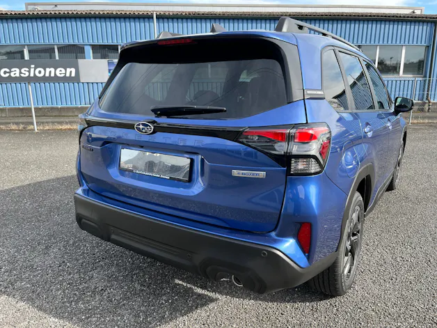 Subaru Forester Station 2.0i e-Boxer Swiss Plus