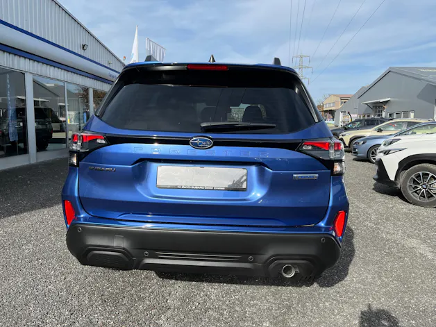 Subaru Forester Station 2.0i e-Boxer Swiss Plus