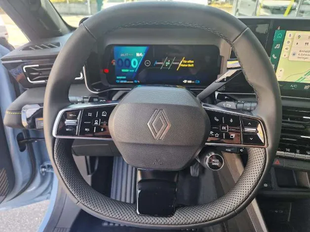 Renault R4 E-Tech Comfort Range plein sud iconic