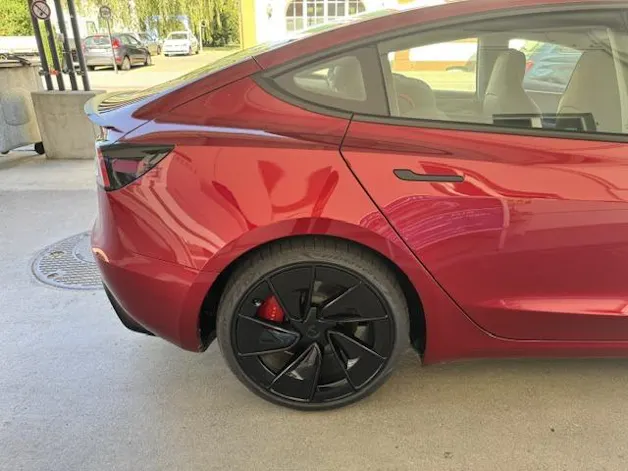 Tesla Model 3 Performance D