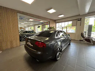 Audi RS4 4.2 V8 quattro