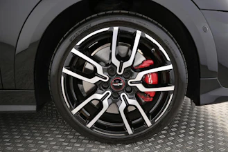 https://vehicle.imgix.net/4370712/b4b389c5-e823-41cf-aaec-022e35e6a947.jpg