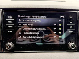 Škoda Karoq Selection *** ACC & RÜCKFAHRKAMERA ***
