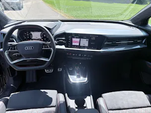 Audi Q4 e-tron 45 Edition Swiss Ski quattro *inkl. Winterkomplettrad + Garantie*