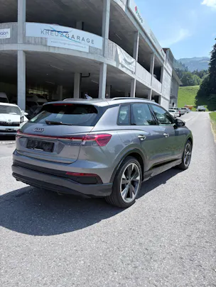 Audi Q4 e-tron 45 Edition Swiss Ski quattro *inkl. Winterkomplettrad + Garantie*