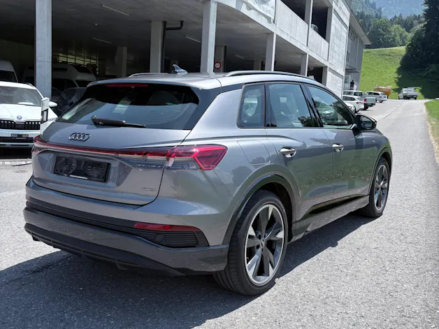 Audi Q4 e-tron 45 Edition Swiss Ski quattro *inkl. Winterkomplettrad + Garantie*