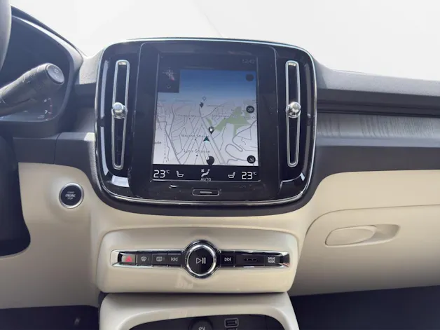 VOLVO XC40 B4 Benzin Mild Hybrid AWD Inscription Geartronic