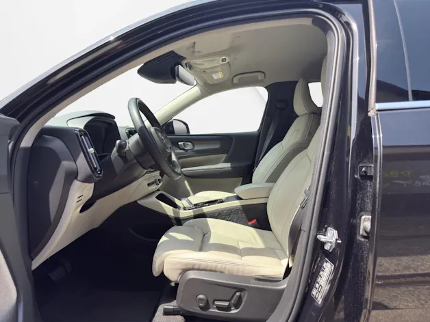 VOLVO XC40 B4 Benzin Mild Hybrid AWD Inscription Geartronic