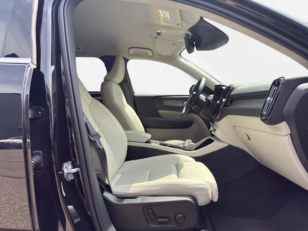 VOLVO XC40 B4 Benzin Mild Hybrid AWD Inscription Geartronic