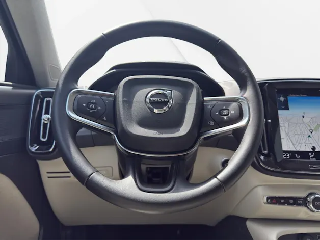VOLVO XC40 B4 Benzin Mild Hybrid AWD Inscription Geartronic
