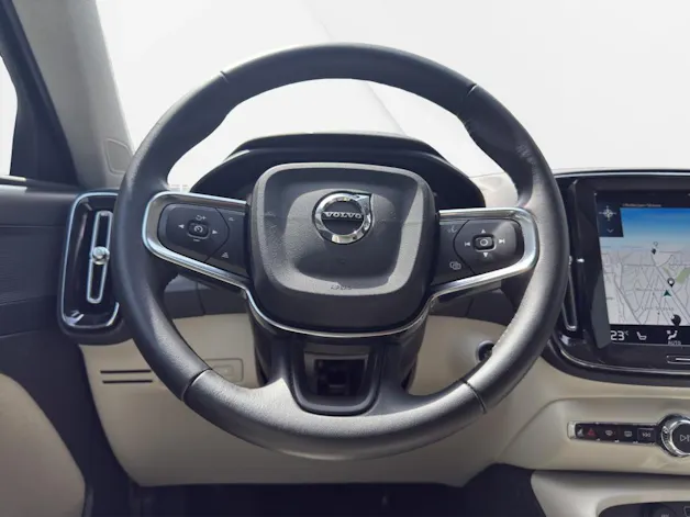 VOLVO XC40 B4 Benzin Mild Hybrid AWD Inscription Geartronic