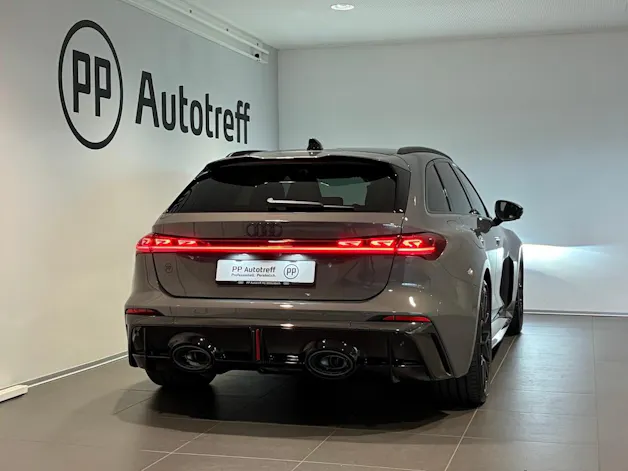 Audi RS 5 Avant TFSI 470 kW Tiptronic quattro