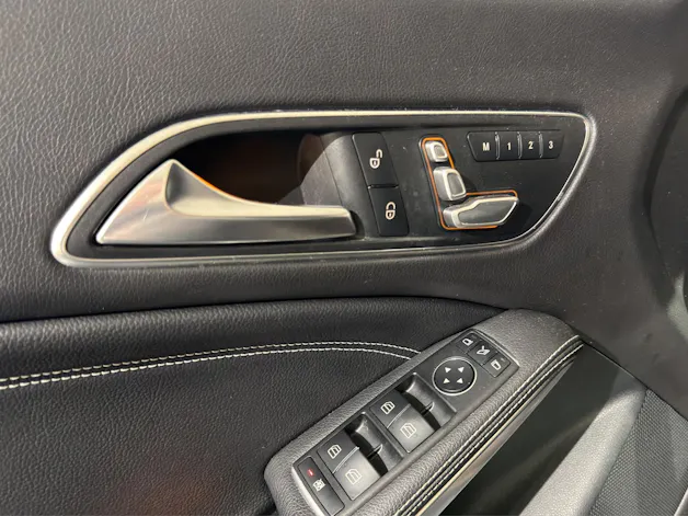 Mercedes-Benz CLA Shooting Brake 220 Urban 4Matic 7G-DCT