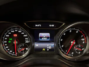 Mercedes-Benz CLA Shooting Brake 220 Urban 4Matic 7G-DCT