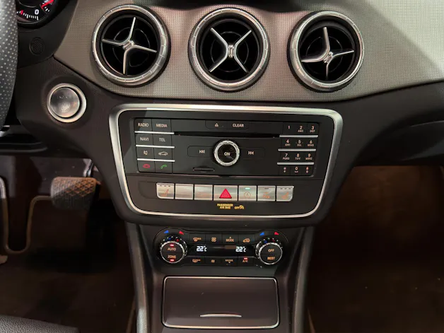 MERCEDES-BENZ CLA Shooting Brake 220 Urban 4Matic 7G-DCT