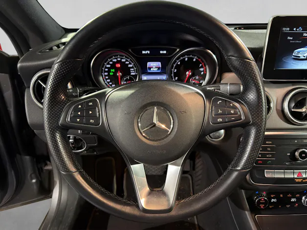 Mercedes-Benz CLA Shooting Brake 220 Urban 4Matic 7G-DCT