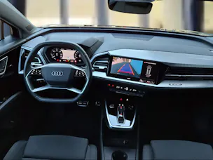 Audi Q4 e-tron 45 quattro Mythosschwarz Metallic