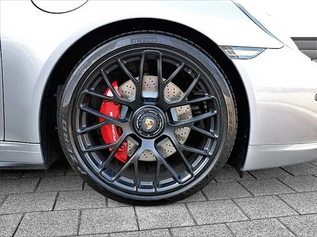 Porsche 911 Carrera GTS Cabriolet