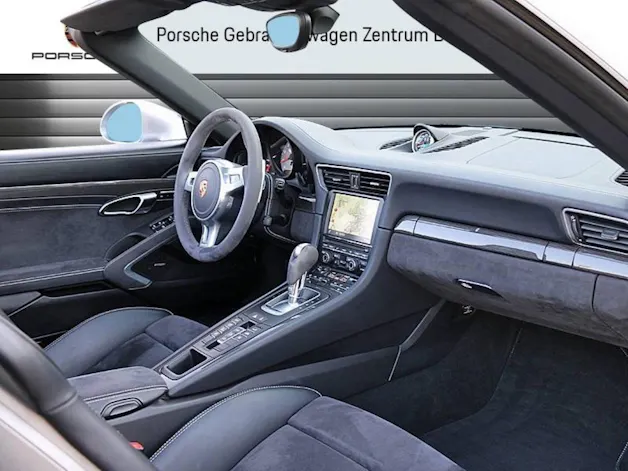 Porsche 911 Carrera GTS Cabriolet