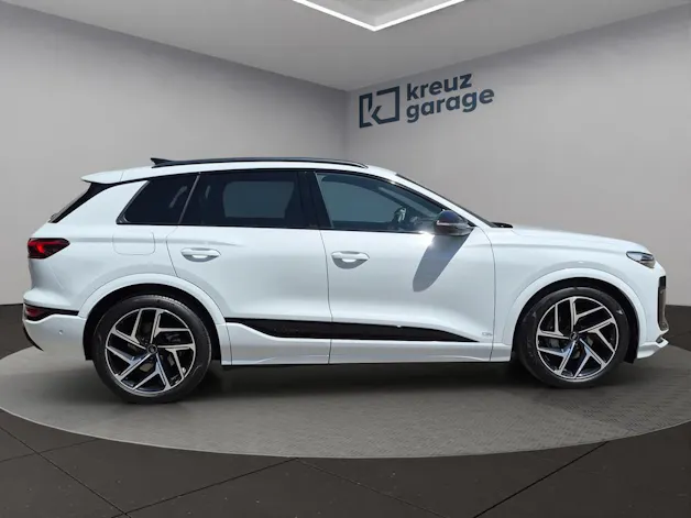 AUDI Q6 e-tron quattro