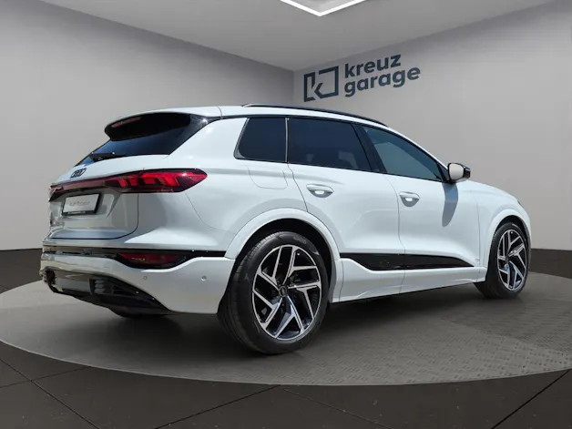 AUDI Q6 e-tron quattro