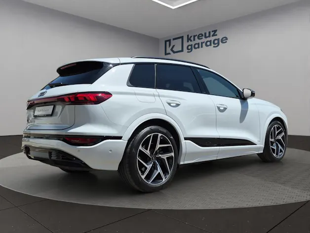 AUDI Q6 e-tron quattro