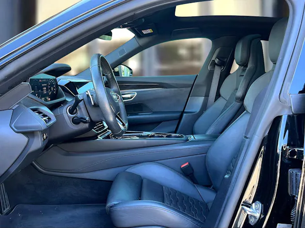Audi e-tron GT quattro Mythosschwarz Metallic
