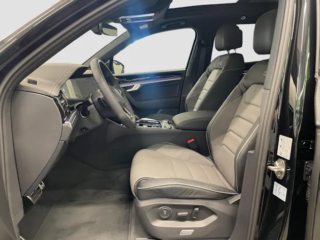 VW Touareg 3.0 TDI R-Line Final Edition Tiptronic
