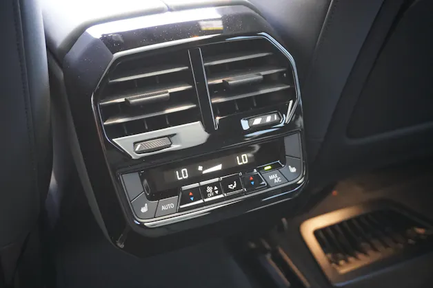 BMW iX M60