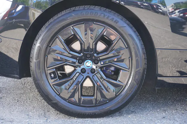 BMW iX M60