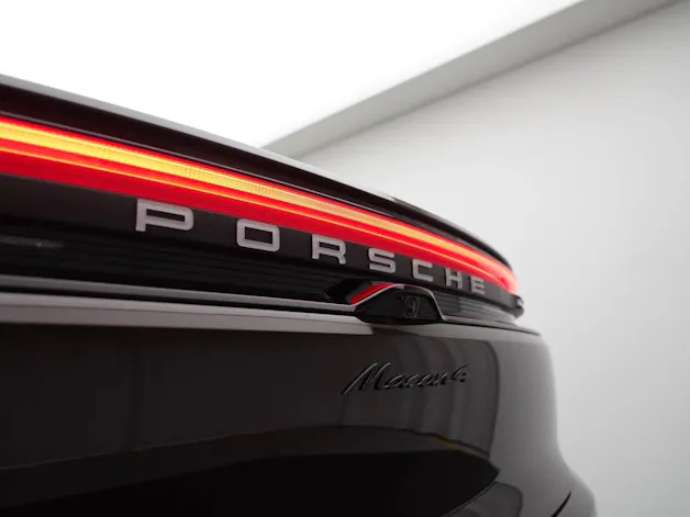 Porsche Macan 4