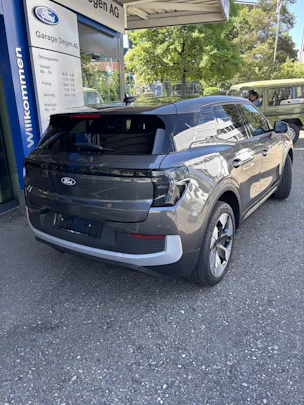 Ford Explorer Extended Range Premium AWD