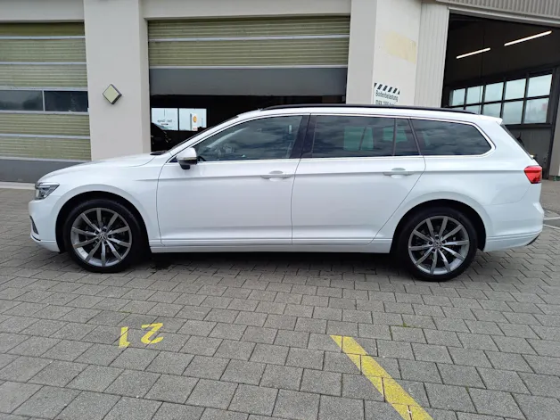 VW Passat Variant 2.0 TDI 200 Business DSG 4m