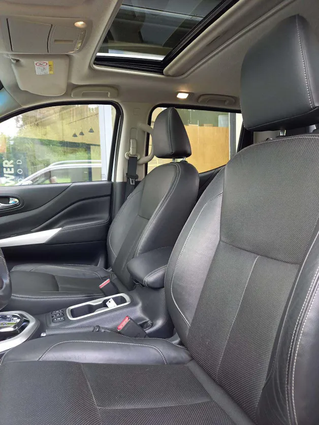 Nissan Navara 2.3 dCi Double Cab Tekna