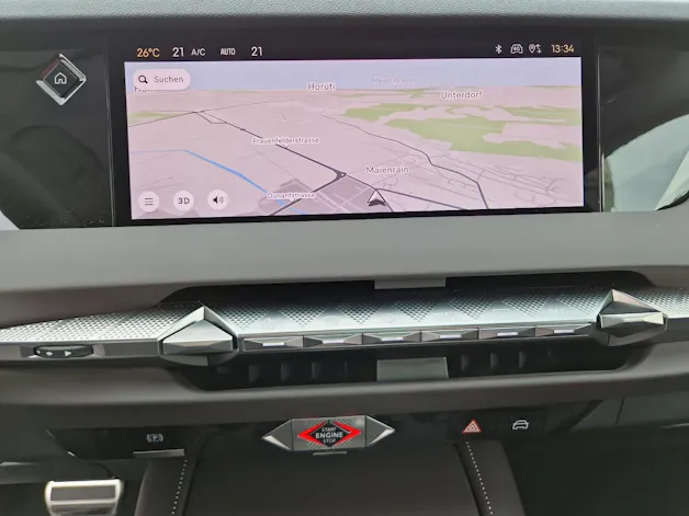 DS Automobiles 4 1.6 E-Tense La Première