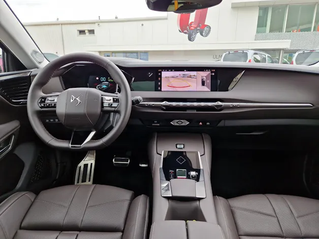 DS Automobiles 4 1.6 E-Tense La Première