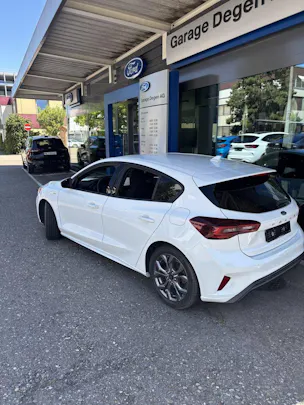 FORD Focus 1.0i EcoB Hybrid 155 ST-Line X