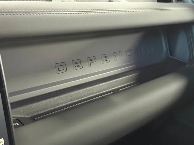 Land Rover Defender 110 3.0 D I6 350 X-Dynamic HSE