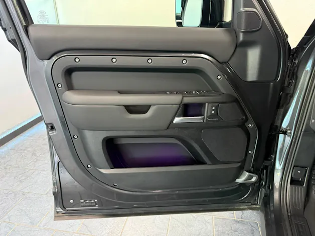 Land Rover Defender 110 3.0 D I6 350 X-Dynamic HSE