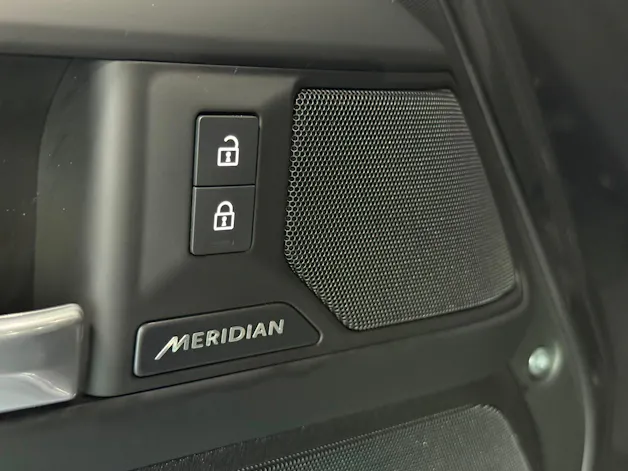 Land Rover Defender 110 3.0 D I6 350 X-Dynamic HSE