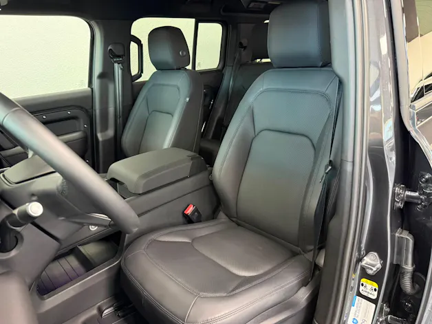 Land Rover Defender 110 3.0 D I6 350 X-Dynamic HSE
