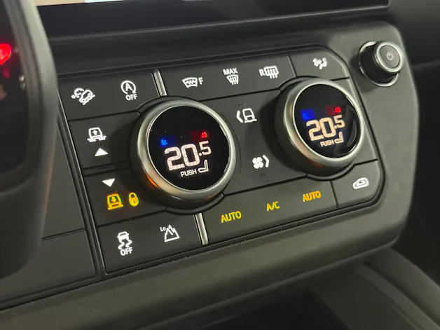 Land Rover Defender 110 3.0 D I6 350 X-Dynamic HSE