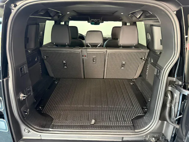 Land Rover Defender 110 3.0 D I6 350 X-Dynamic HSE