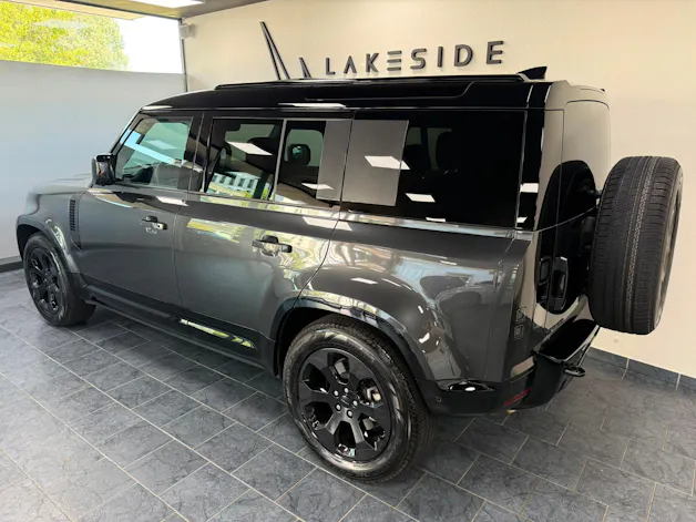 Land Rover Defender 110 3.0 D I6 350 X-Dynamic HSE