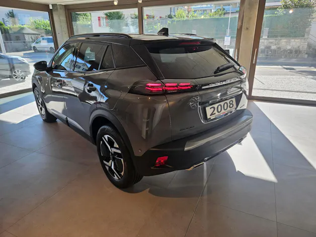 PEUGEOT 2008 1.2 Hybrid 145 GT