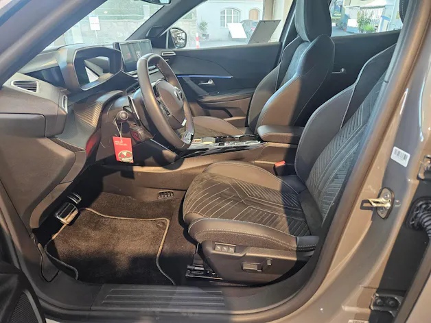 PEUGEOT 2008 1.2 Hybrid 145 GT