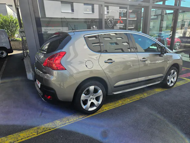Peugeot 3008 2.0 HDi 163 AC Swiss Edition
